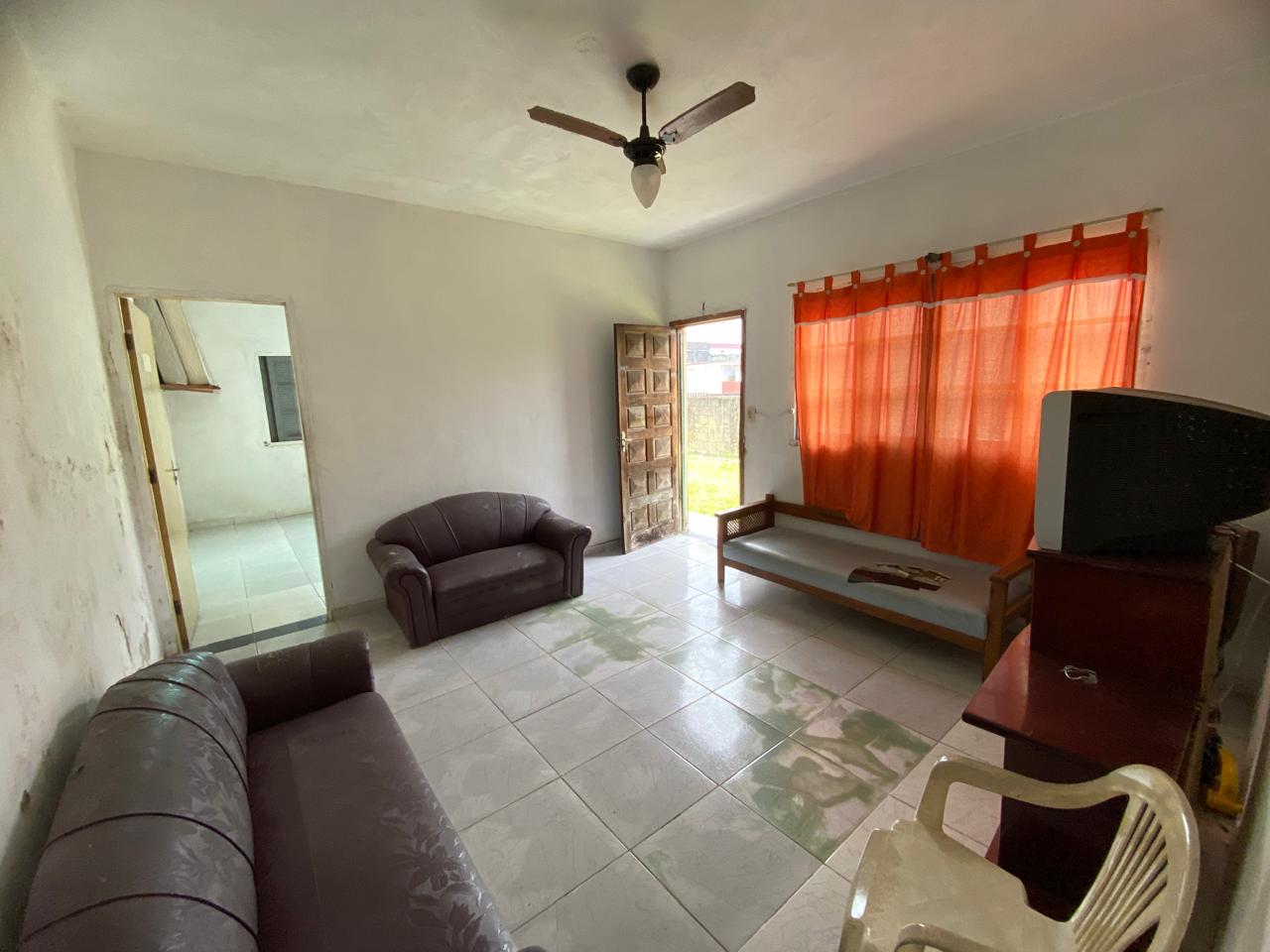 Foto de CASA NO BALNEÁRIO GAIVOTA - LADO PRAIA À 600 METROS DO MAR - ITANHAÉM/SP